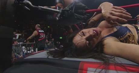 Mickie James xxxポルノスター 写真