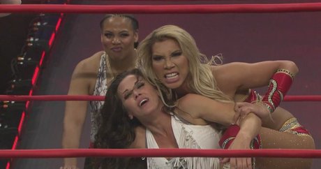 Mickie James スター ヌード 写真