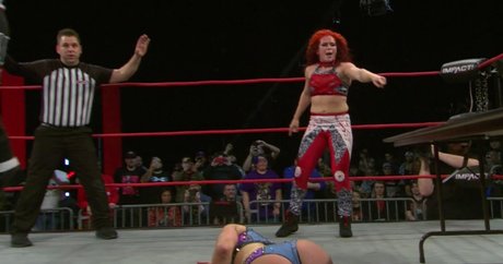 Mickie James 美しいポルノスター 写真