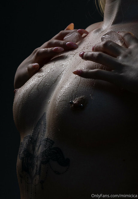 mimicica セクシーなポルノスター 写真