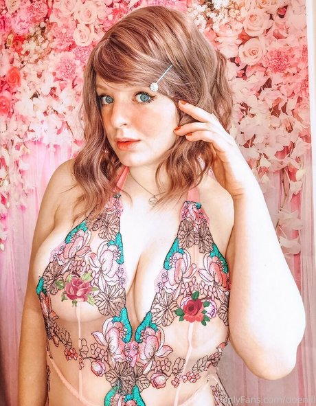doenill 女優 写真