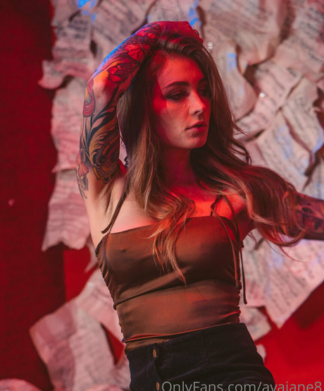 avajane8 ホットなスター 写真