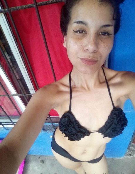 estrelladaniela ポルノスター 写真