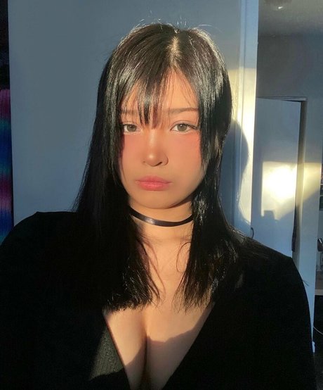 Karenxtran ポルノモデル 画像