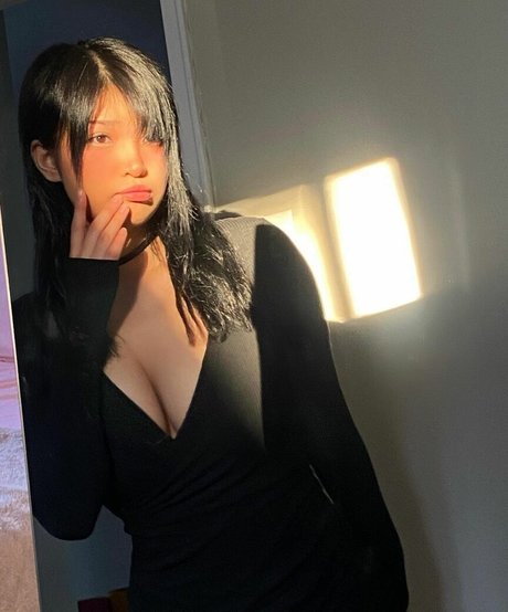 Karenxtran エロティックなモデル 写真
