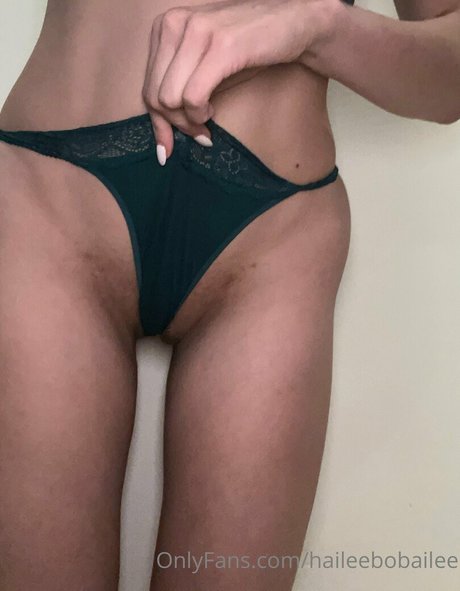 Hailee Bobailee エロティックモデル 写真