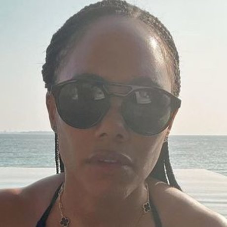Alex Scott 裸のモデル 写真
