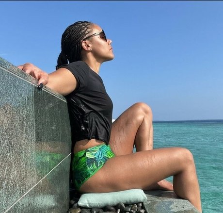 Alex Scott トップスター 写真