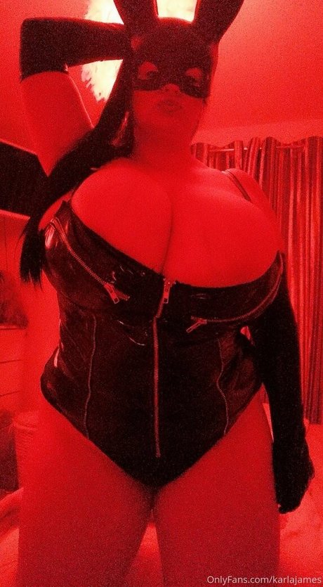 karlajames モデル 写真