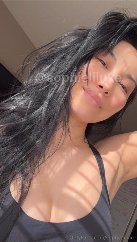 Sophieliluxe セクシーなポルノスター 写真