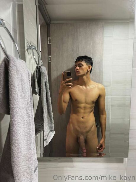 Mike Kayn セクシーなポルノスター 写真