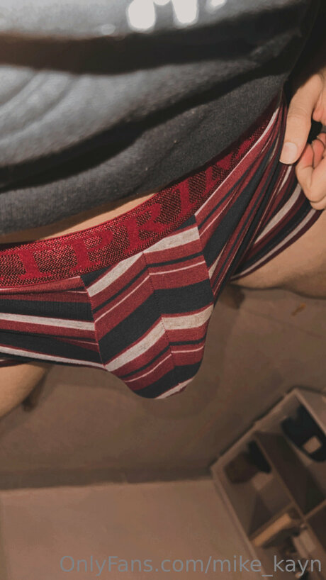 Mike Kayn ポルノモデル 写真