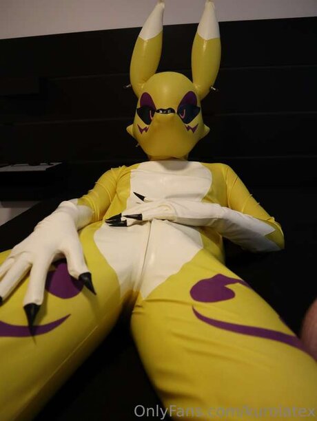Kurolatex スター xxx 写真