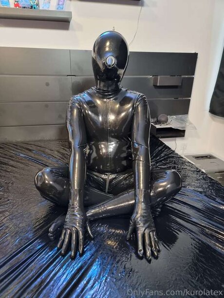 Kurolatex ポルノスター エロティック 写真
