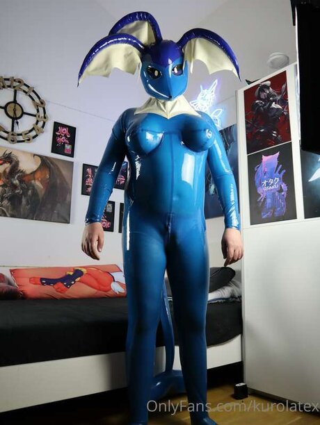 Kurolatex ホットモデル 写真