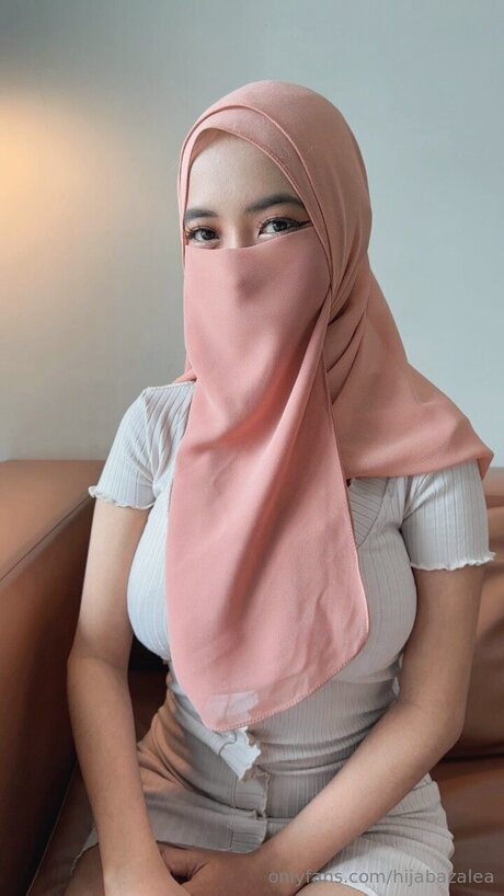 Hijabazalea セクシーモデル 写真