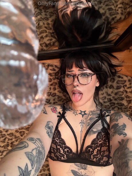 Bbydeviil 裸の女優 写真