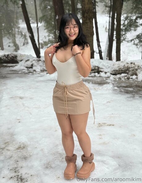 Aroomi Kim セックススター 画像