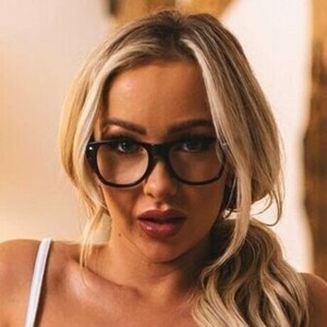 Bethany Morgan かわいいスター 画像