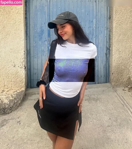 Nina Chuba ヌードモデル 画像