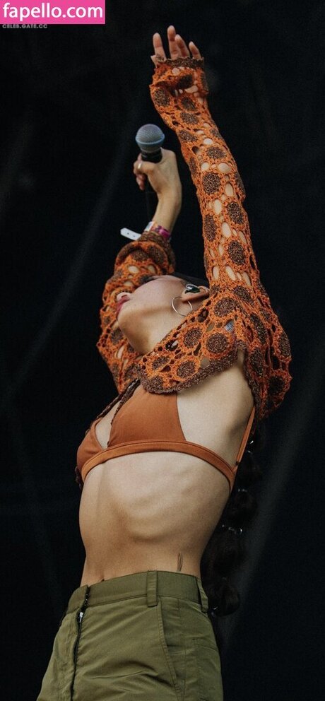 Nina Chuba ポルノ女優 写真