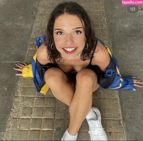Nina Chuba ポルノスター 裸 写真