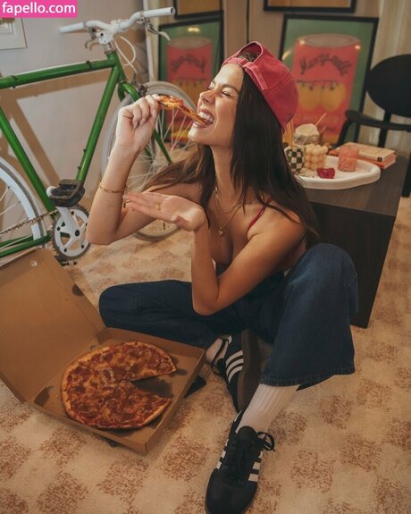 Chloe Campbell 素敵なモデル 写真