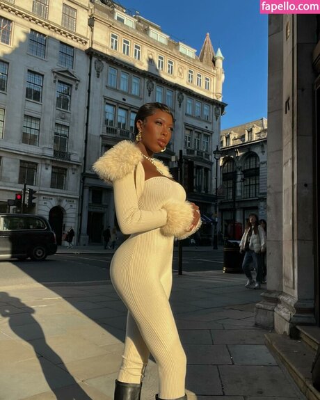 Jordanne Deveaux ポルノスター 独占 画像