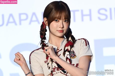 Hong Eunchae  top profile image