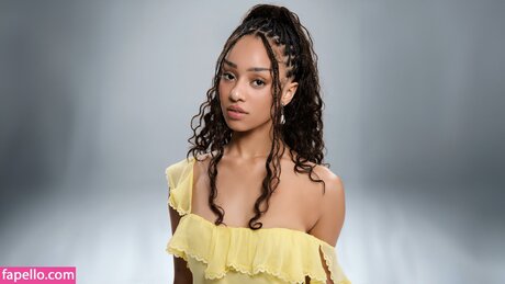 Manon Bannerman 美しいモデル 写真