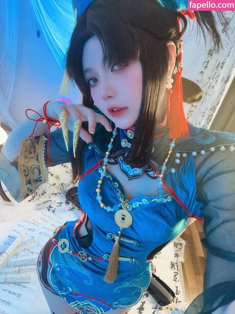 Miu cosplayer セックスポルノスター 画像