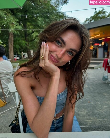 Charleen Weiss スター ギャラリー