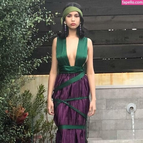 Anika Vishwanath 素敵なポルノスター 写真