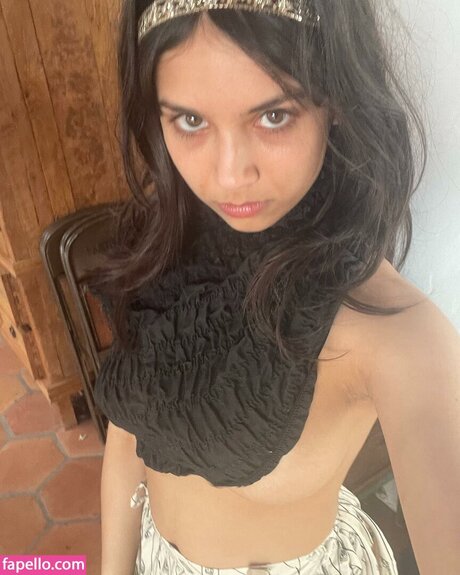 Anika Vishwanath トップモデル 写真