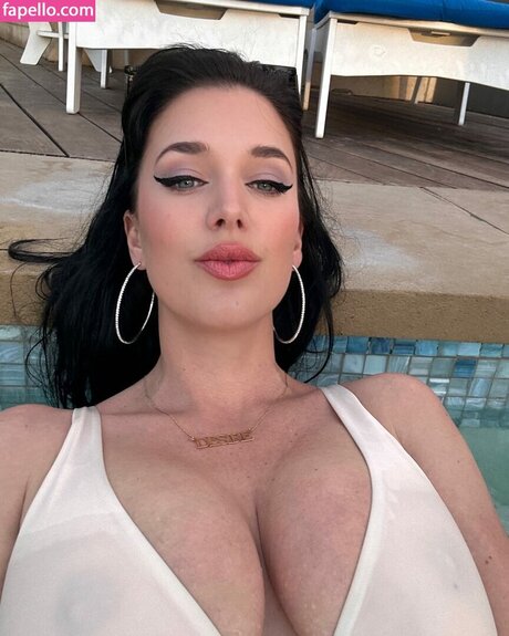 Megan Louise top profile image