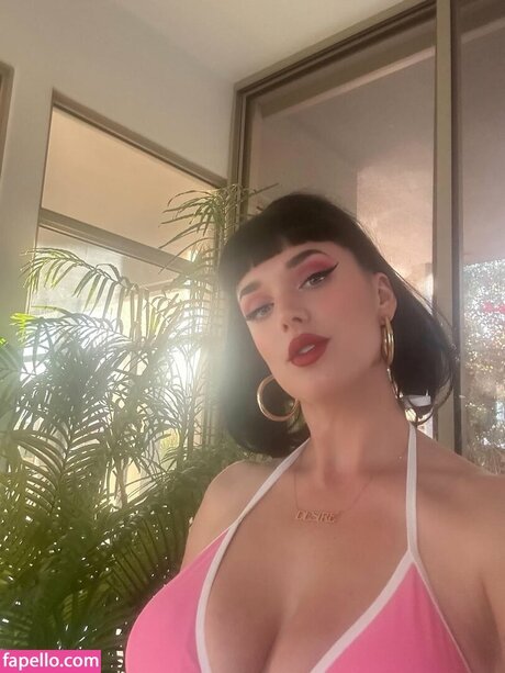Megan Louise 最高のスター 写真