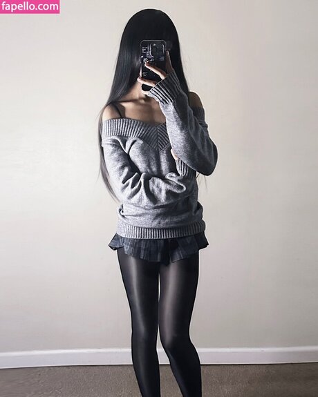 ShesnothingSpecial エロティックなモデル 画像