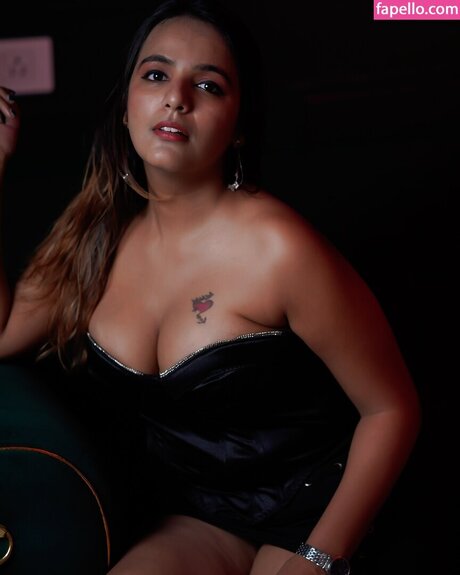 Shreyal Pandey アートスター 写真