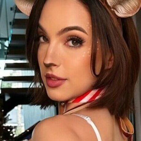 Miss Bri Torres ホットなモデル 写真