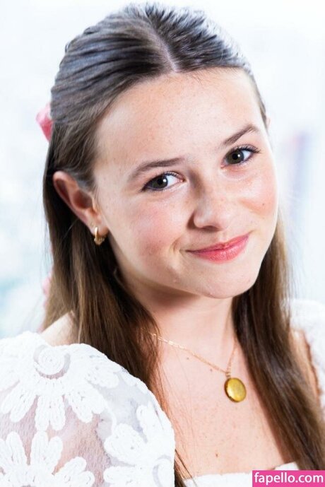 Cailey Fleming ヌードモデル アーカイブ