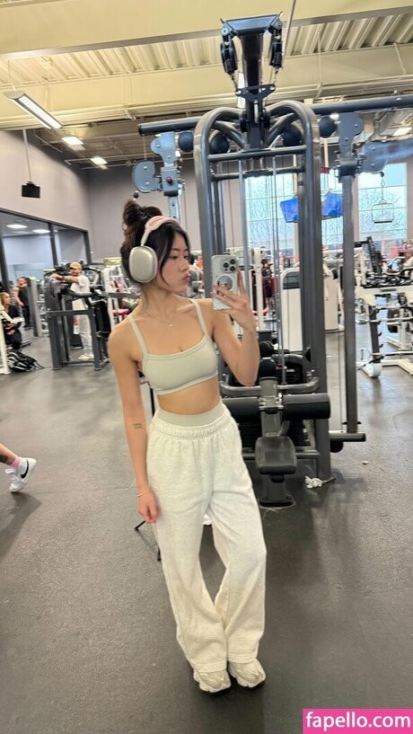 Celia Tran ポルノスター 高品質 写真