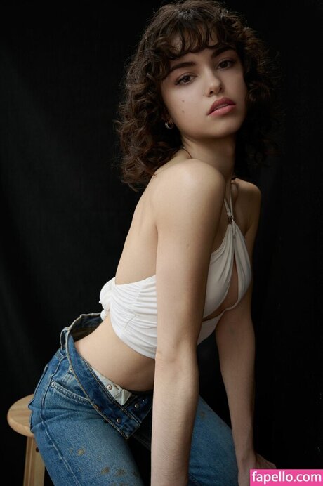 Clarice Cazauran 裸の女優 画像