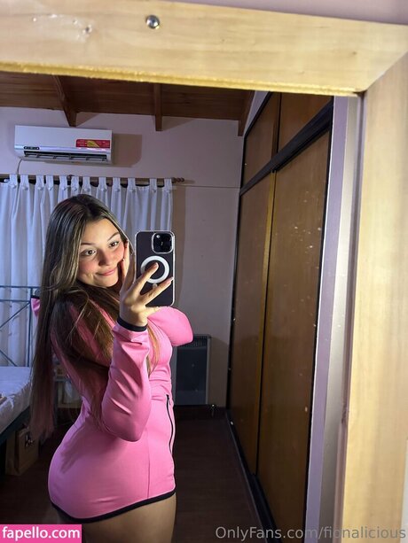 ラテン系メイドOnlyFans ポルノグラフィック 画像