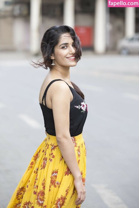 Ruhani Sharma top profile image
