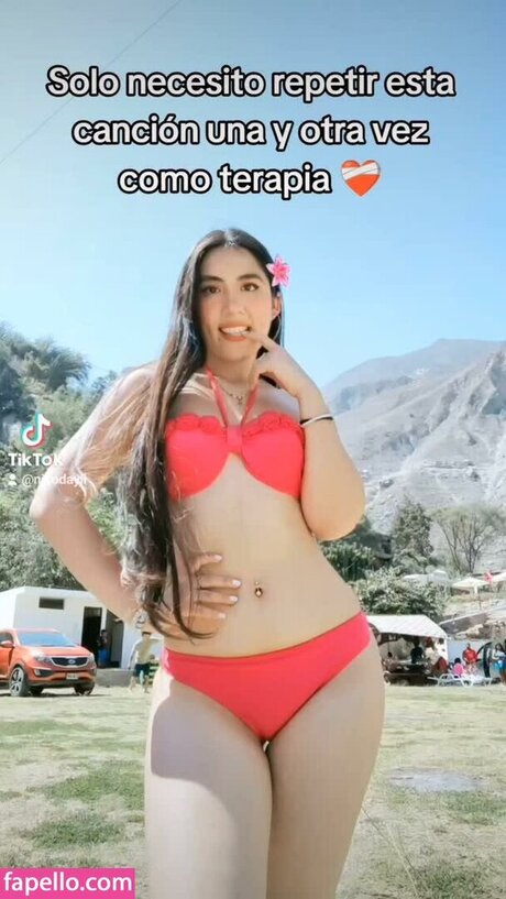 Nicole Dayana アート女優 写真