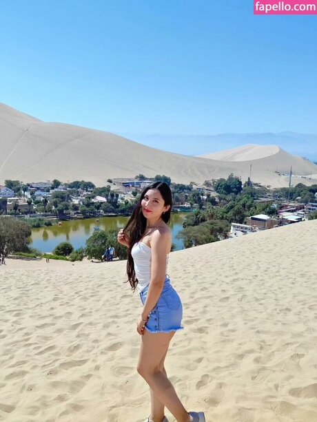 Nicole Dayana セクシーモデル 画像