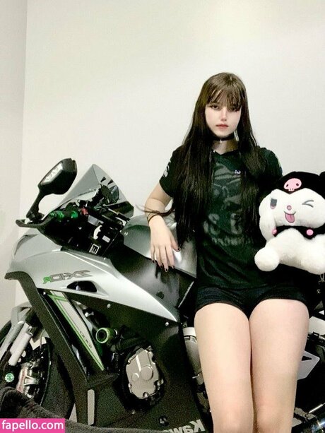 nameluaa アートモデル 写真