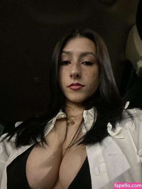 nevaevaaaaa 裸の女優 写真
