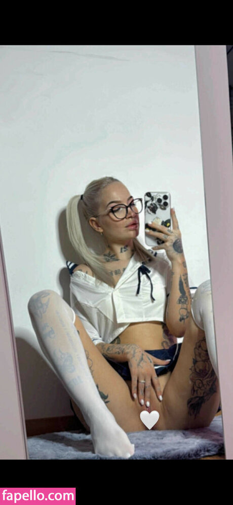Szaszy baby アートモデル 写真