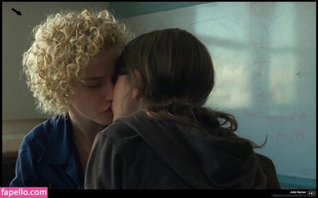 Juliagarner 完璧なスター 写真